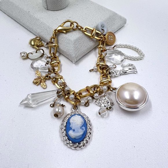 Jewelry - Gold Toned 7” Large Charm Bracelet